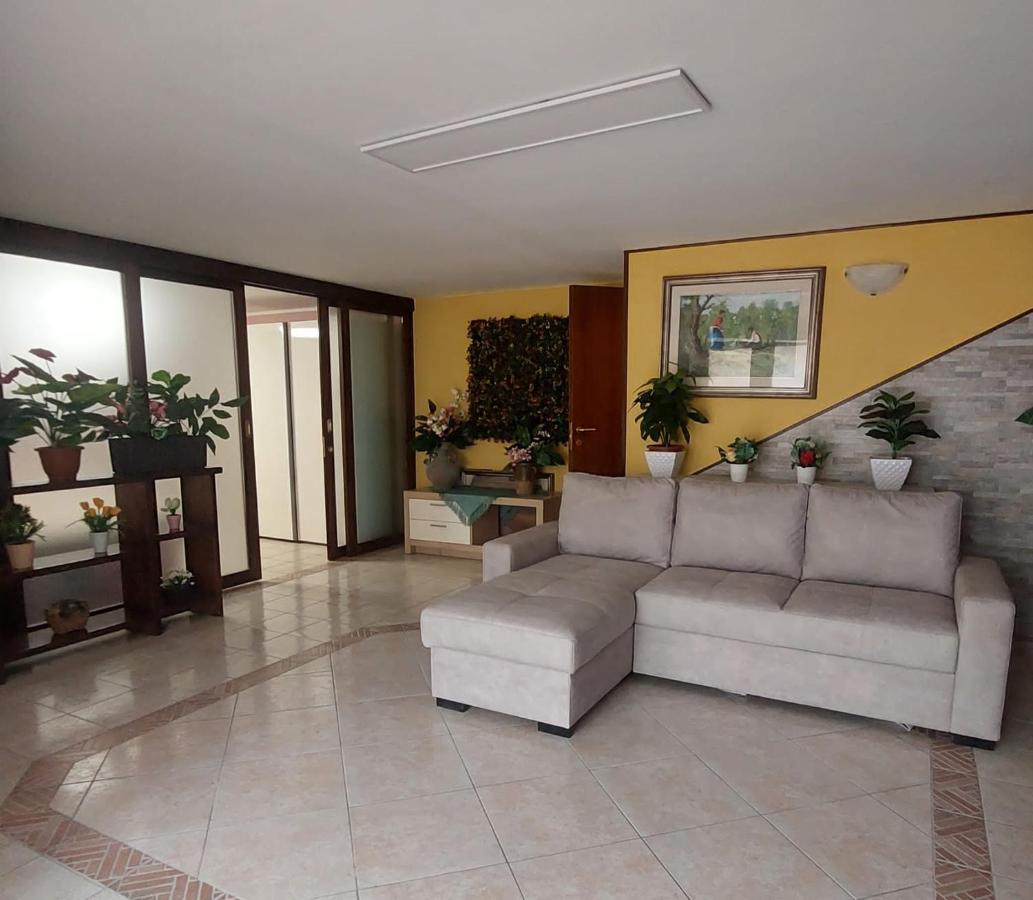 B&B Caravaggio San Donaci Buitenkant foto