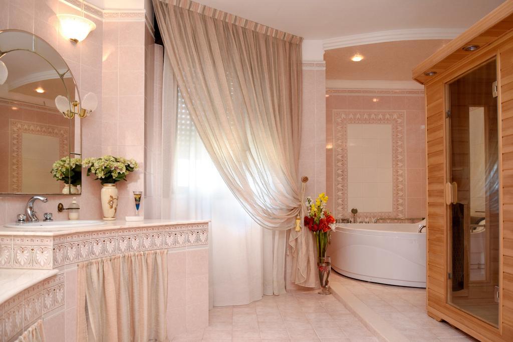 B&B Caravaggio San Donaci Buitenkant foto