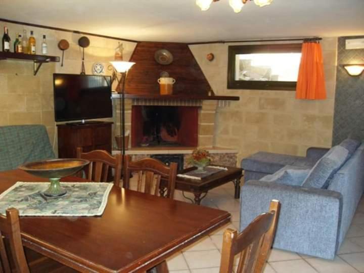 B&B Caravaggio San Donaci Buitenkant foto